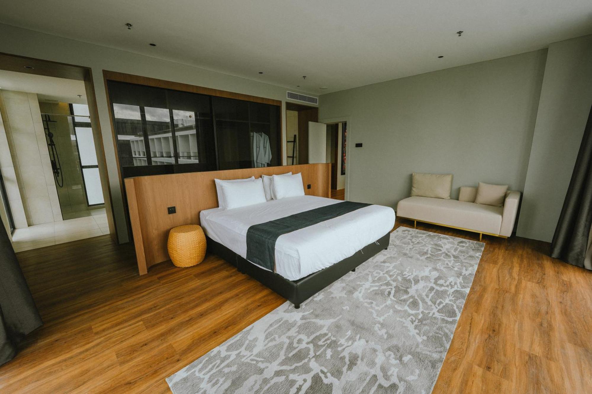 Roxy Beach Resort Sematan Exterior photo